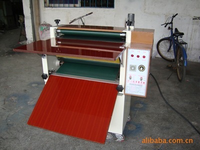 【供應滾筒式壓花機、油壓壓花機、氣壓壓花機】價格,廠家,圖片,壓花機,東莞市振飛皮革機械-