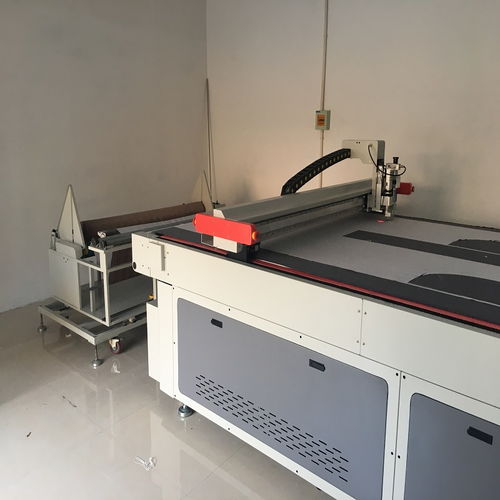 【裁剪皮革用什么機器好沙發圓刀裁剪機使用方法全程技術指導】-